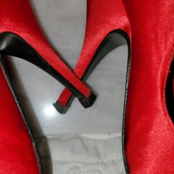 JLo Red Satin Heels - Picture 5 of 10